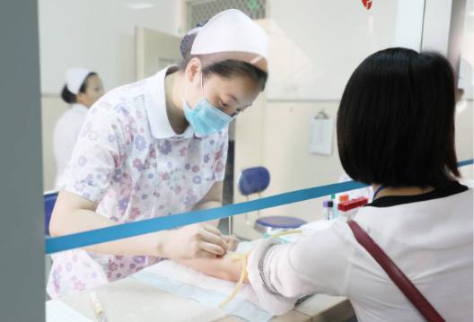 入职体检转氨酶数值超过80，要如何通过体检？